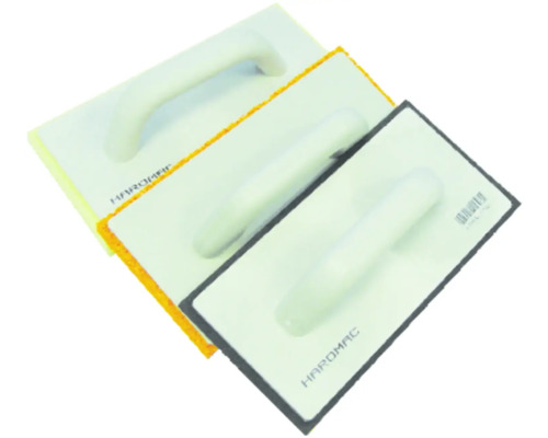 Tři houbová hladítka s držadlem