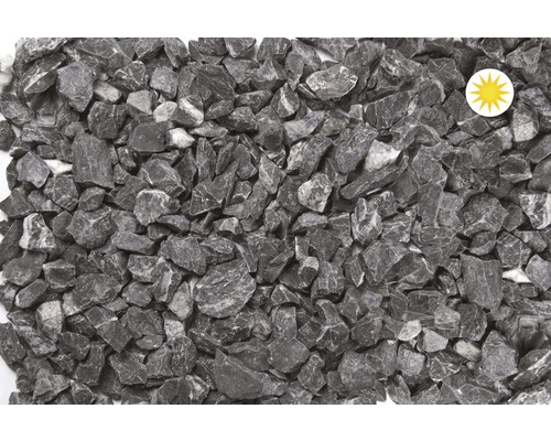 Šedá dekorační drť jako sypký materiál do zahrady