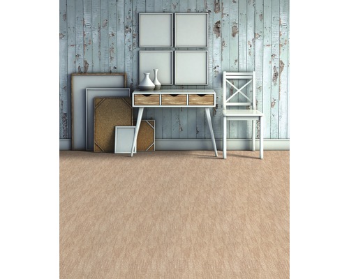 Dekorativní pokoj s kobercem, stolem, židlí a nástěnnou dekorací pro útulné prostředí.