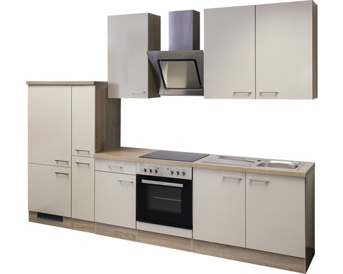 Kuchyňská linka s horními a dolními skříňkami, dřezem, sporákem a odsavačem par