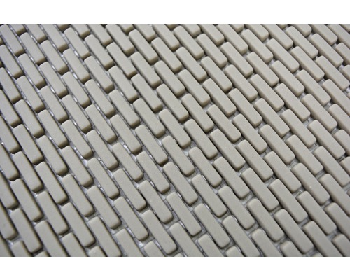 Detail sprchové rohože s obdélníkovým vzorem