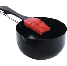 Černá rendlík na omáčku se silikonovým štětcem