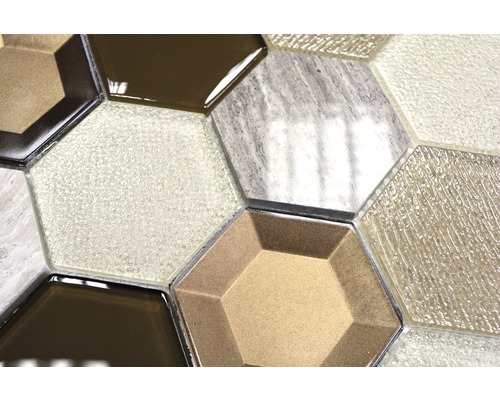 Šestihranné mozaikové dlaždice ze skla a přírodního kamene