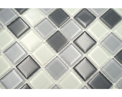 Skleněné mozaikové dlaždice čtvercového formátu