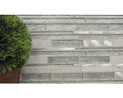 Mozaika ze skla a kovu