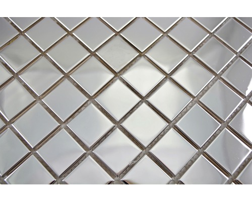 Detail mozaiky ze čtvercových dlaždic