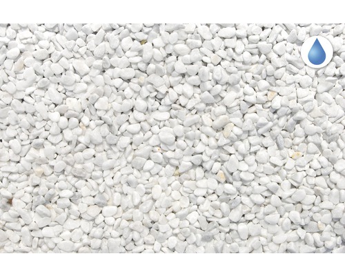 Bílé okrasné kamínky jako sypký materiál