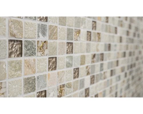 Mozaikové dlaždice s různými vzory