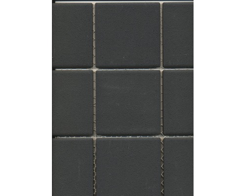 Mozaiková dlaždice se čtvercovými, matnými prvky