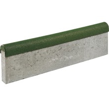 Betonový obrubník s plastovým krytem