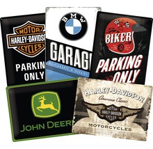 Různé plechové cedule s motivy a logy Harley Davidson, BMW a John Deere