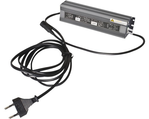 Napájecí zdroj s kabelem a zástrčkou