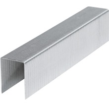 Detailní záběr sponek do sešívačky