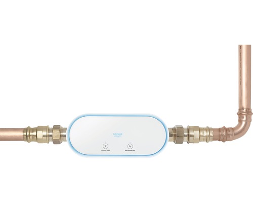 Systém řízení vody Grohe Sense Guard namontovaný na vodovodní potrubí