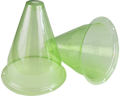 Dva průhledné, kuželové plastové kryty na rostliny