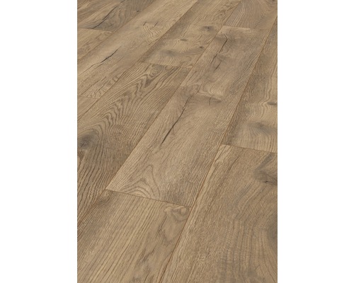 Pokládka laminátové podlahy s dřevěným vzhledem