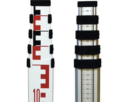 Detail teleskopické nivelační latě