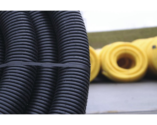 Srolovaná drenážní trubka z plastu s manžetou