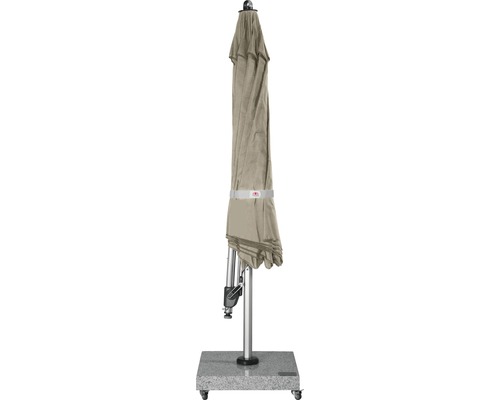 Uzavřený slunečník s boční nohou se stojanem na kolečkách