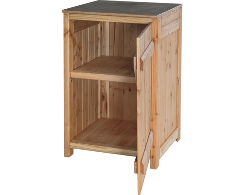 Dřevěná zahradní skříňka s otevřenými dvířky a dvěma policemi