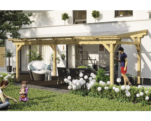 Dřevěná pergola na terase se zahradním nábytkem a lidmi