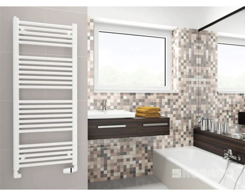 Koupelnový radiátor Korado Koralux Linear Comfort 1220x600 mm 878 W Koupelna s radiátorem, umyvadlem a vanou