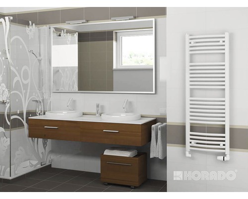 Koupelnový radiátor Korado Koralux Rondo Comfort 1220x450 mm 688 W Koupelna s umyvadlem, zrcadlem, topným tělesem na ručníky a sprchovým koutem