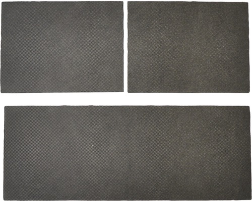 Tři tmavé kusy netkané textilie proti plevelu v různých velikostech.