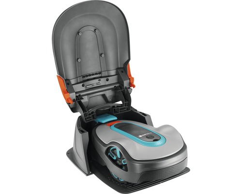 Robotická sekačka Gardena v nabíjecí stanici s otevřeným víkem