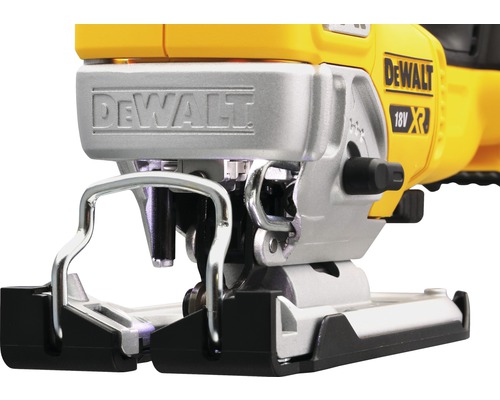 Detailní pohled na přímočarou pilu DeWalt, 18 V.