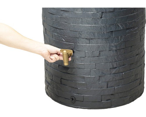 Dešťový sud s kohoutkem v provozu
