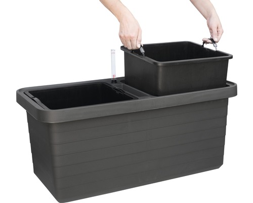 Tmavě šedý truhlík s vyjímatelnou vložkou a ukazatelem hladiny vody.
