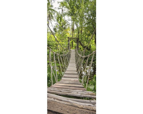 Lanový most z dřeva a provazu v lese