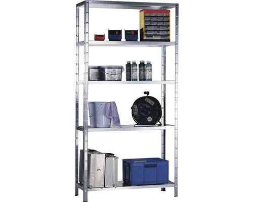 Regál s pěti policemi a různými dílenskými potřebami