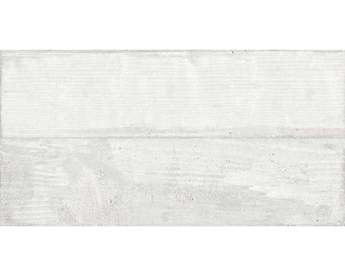 Keramická dlaždice se vzhledem dřeva