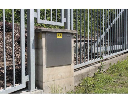 Domovní přípojka u plotu