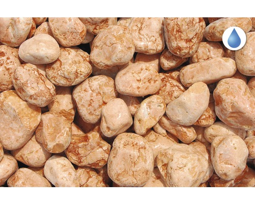 Detailní pohled na okrasný štěrk s vodoodpudivým povrchem