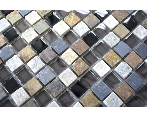 Mozaiková dlaždice s prvky z přírodního kamene a skla