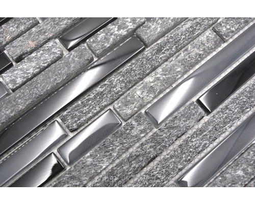 Mozaika z kamene a kovu