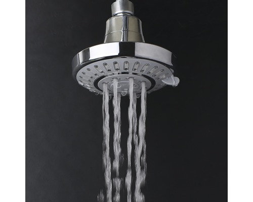 Sprchová hlavice s proudem vody