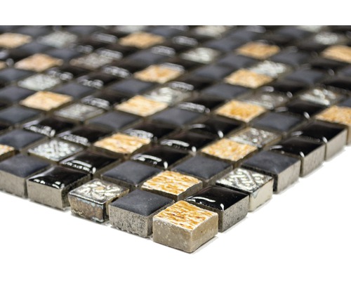 Mozaiková dlaždice se čtvercovými kameny v různých provedeních