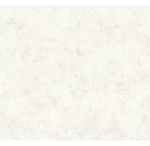 Bílá tapeta s mramorovou texturou.