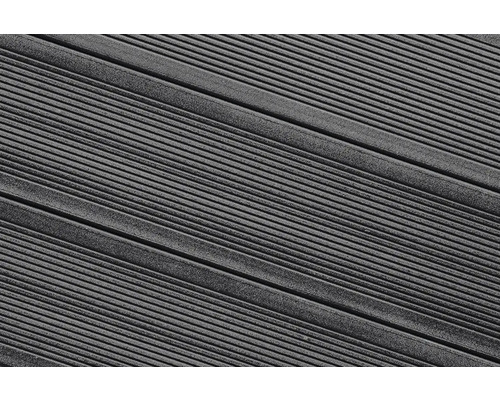 Detail rýhovaných terasových prken