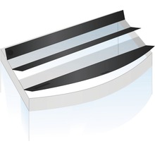 Detailní pohled na akvárium s černým krytem