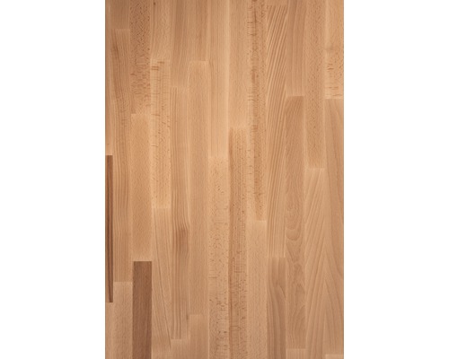 Detailní záběr bukové pracovní desky