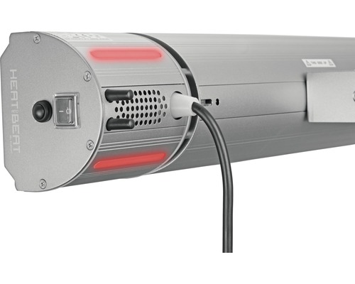 Detailní záběr terasového ohřívače s vypínačem a kabelem