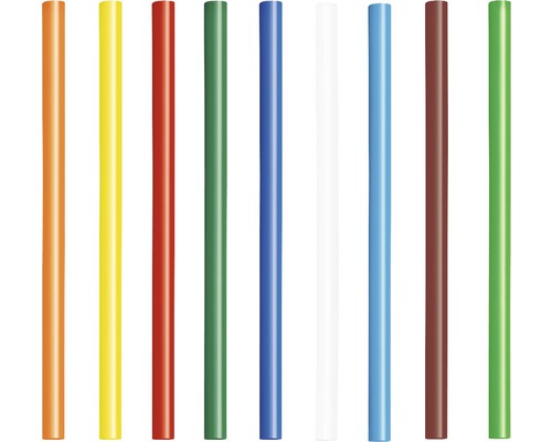 Vícebarevné plastové kulaté tyče v řadě