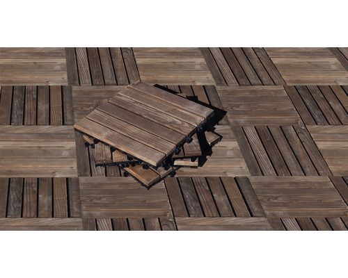 Dřevěná terasa s klipovými dlaždicemi