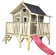 Dřevěný hrací domek se skluzavkou na zahradu