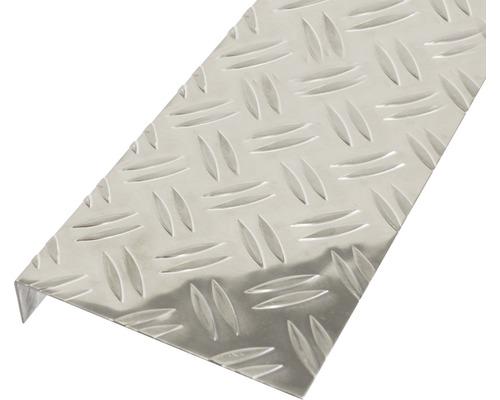 Drážkovaný plech tvar L hliník přírodní 135x30x1,5 mm, 1 m Rohový profil z hliníkového slzičkového plechu